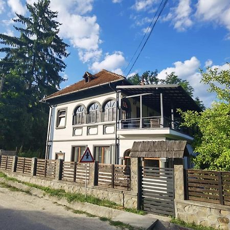 Готель Vila Zia Корбень Екстер'єр фото